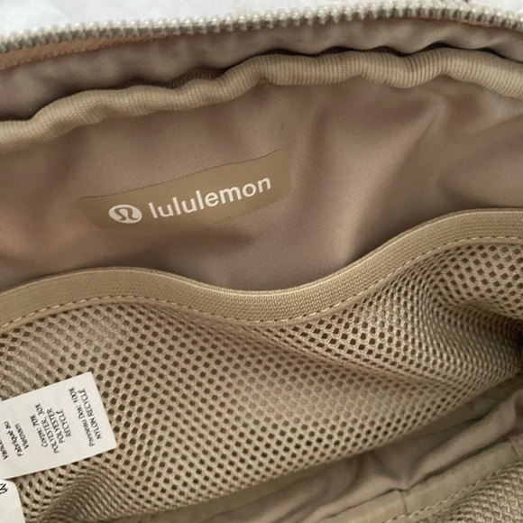 Cozy Beige Sherpa Crossbody Bag - Picture 7 of 12